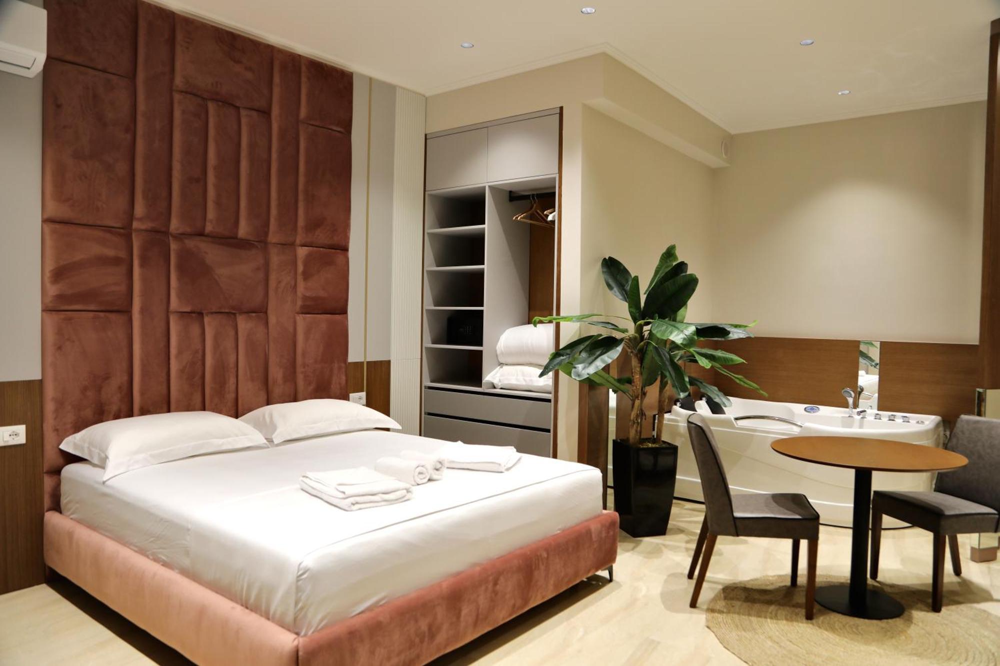 Anchor Luxury Hotel
